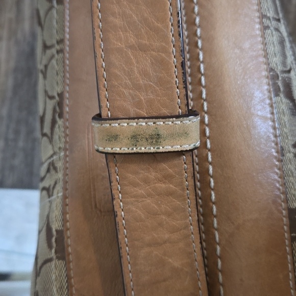 COACH near-vintage convertible east/west duffle made from khaki signature canvas - Picture 7 of 17
